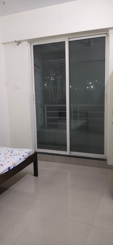 Room in 3 BHK Apartment at Newa Garden, Airoli Sector 20 – for Rent