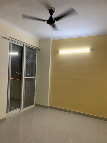 Room in 3 BHK Apartment at Radicon Vedantam, Sector 16c Greater Noida – for Rent