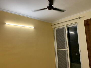 Room in 3 BHK Apartment at Radicon Vedantam, Sector 16c Greater Noida – for Rent