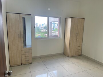 Room in 3 BHK Apartment at Prestige Jindal City, Bagalakunte – for Rent