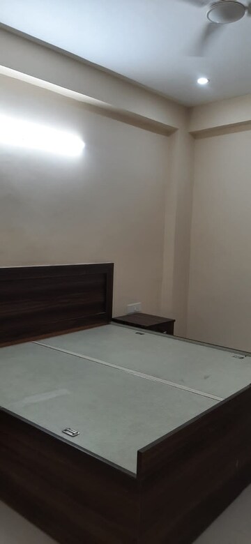 Room in 2 BHK Independent House at Sector 10a – for Rent