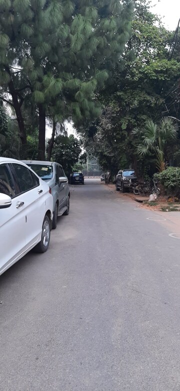 Parking in 2 BHK Independent House at Sector 10a – for Rent