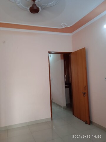 Room in 2 BHK Independent House at Sector 10a – for Rent