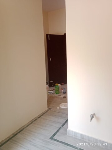 Room in 2 BHK Independent House at Sector 10a – for Rent