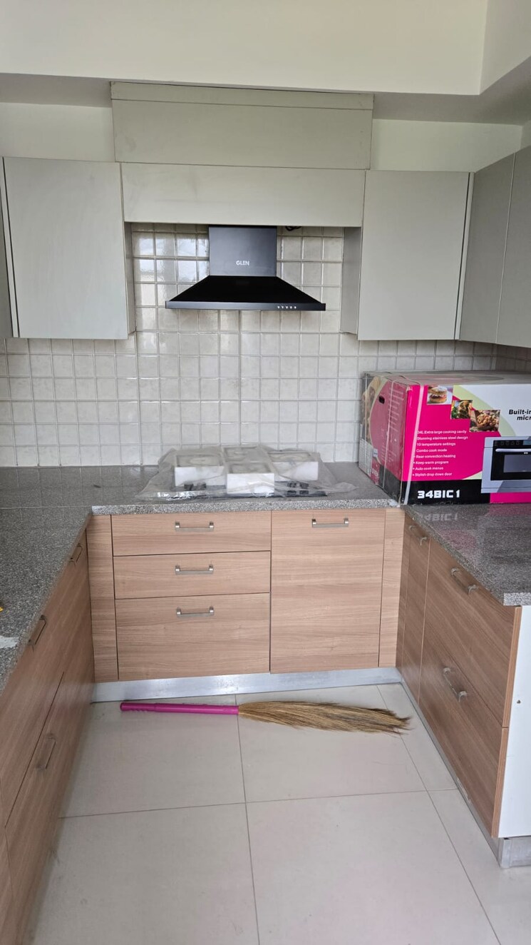 Kitchen, godrej-golf-link-villas 4 Bedroom 2276 Sq.Ft. Apartment In Sector 27 Yamuna Expressway Greater Noida 9051684