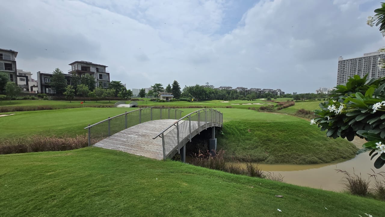 4 BHK + Servant Room 2276 Sq.Ft. Apartment in Godrej Golf Link Villas