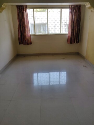 Room in 2 BHK Apartment at Malini Apartment, Andheri East – for Rent