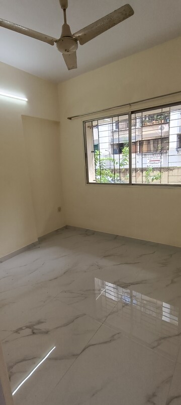 Room in 1 BHK Apartment at Anita Nagar Chs, Kandivali East – for Rent