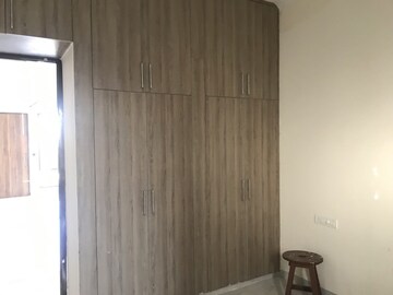 Room in 3 BHK Independent House at Sector 21 – for Rent