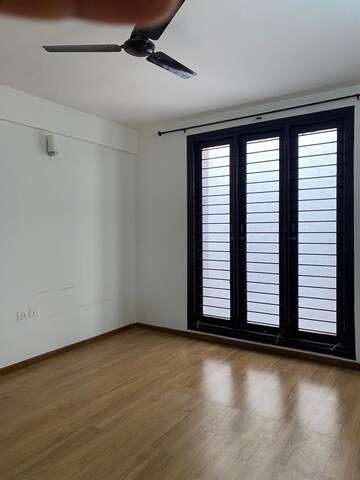 Room in 4 BHK Apartment at Krishna Northwoods, Chokkanahalli – for Rent