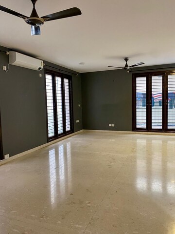 Room in 4 BHK Apartment at Krishna Northwoods, Chokkanahalli – for Rent