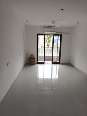 2 BHK Apartment For Sale in Acharat Baug, Santacruz West