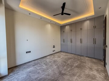 Room in 4 BHK Apartment at Greater Kailash Part 3 – for Rent