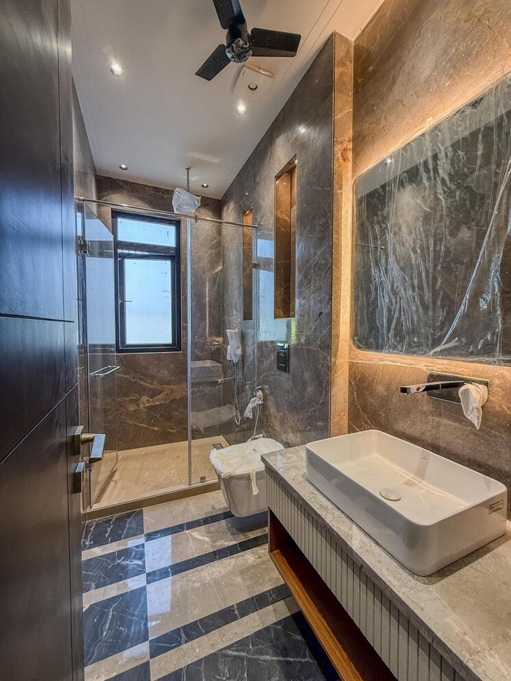 Attached Bathroom, greater kailash part 3 4 Bedroom 2600 Sq.Ft. Apartment In Greater Kailash Part 3 Delhi 9051843