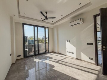 Room in 4 BHK Apartment at Greater Kailash Part 3 – for Rent