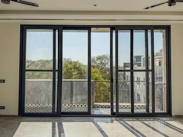 Room in 4 BHK Apartment at Greater Kailash Part 3 – for Rent