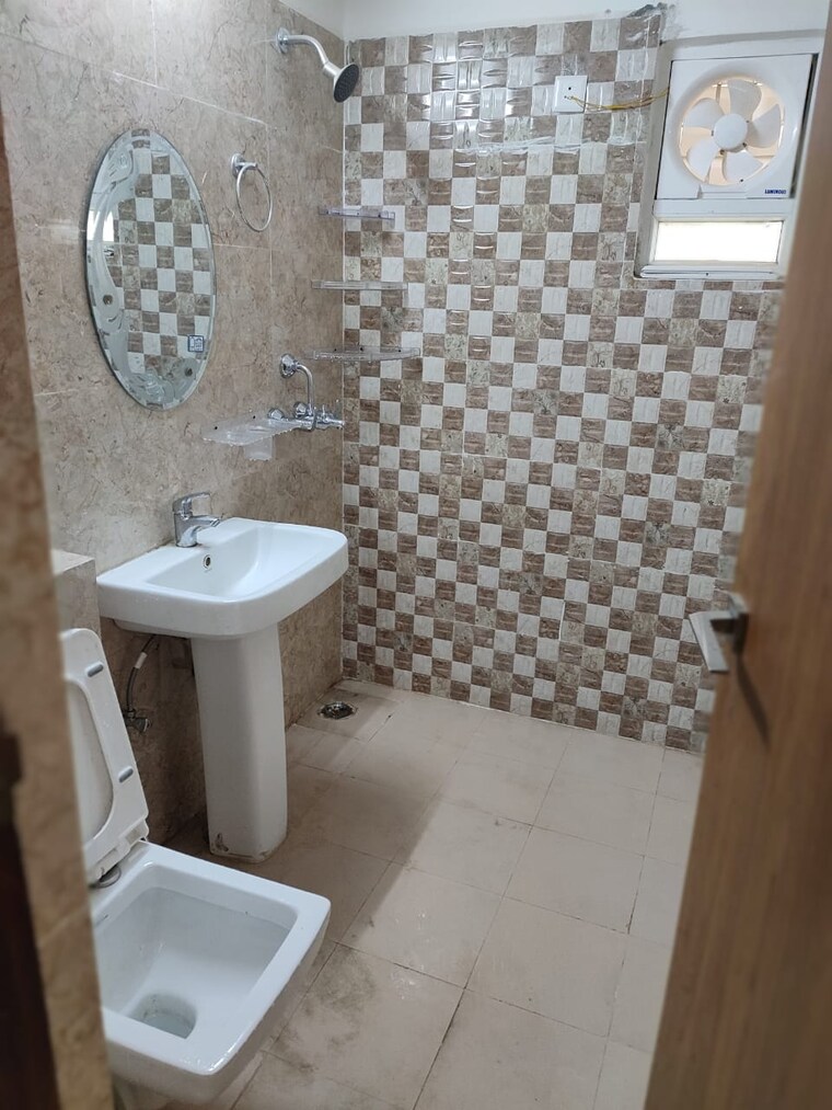 Bathroom, panchsheel-greens-ii 2.5 Bedroom 1350 Sq.Ft. Apartment In Sector 16 Greater Noida Greater Noida 9051883