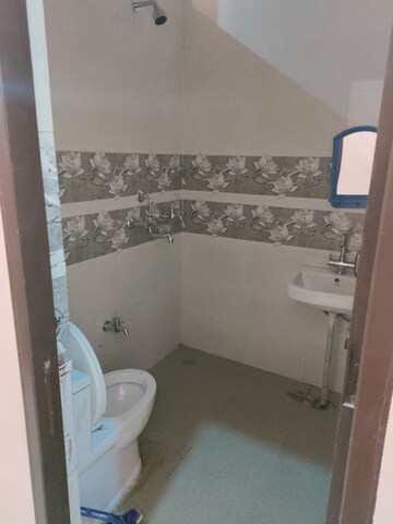 Bathroom in 1 BHK Independent House at Sector 10a – for Rent