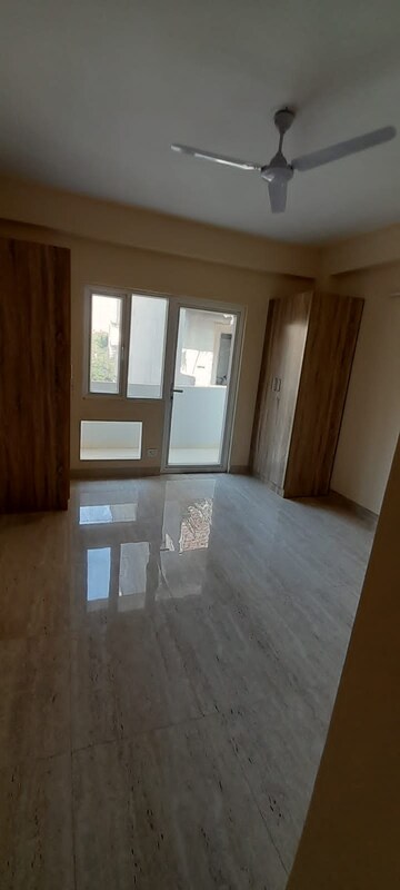 Room in 1 BHK Independent House at Sector 10a – for Rent