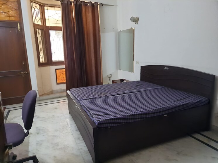 Bedroom, sector 10a 1 Bedroom 576 Sq.Ft. Independent House In Sector 10a Gurgaon 9051908
