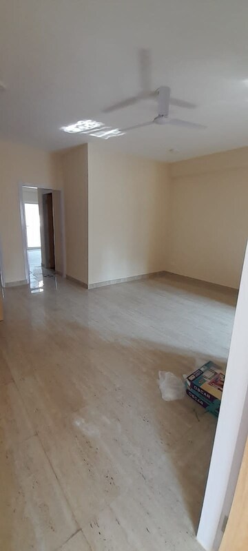 Room in 1 BHK Independent House at Sector 10a – for Rent