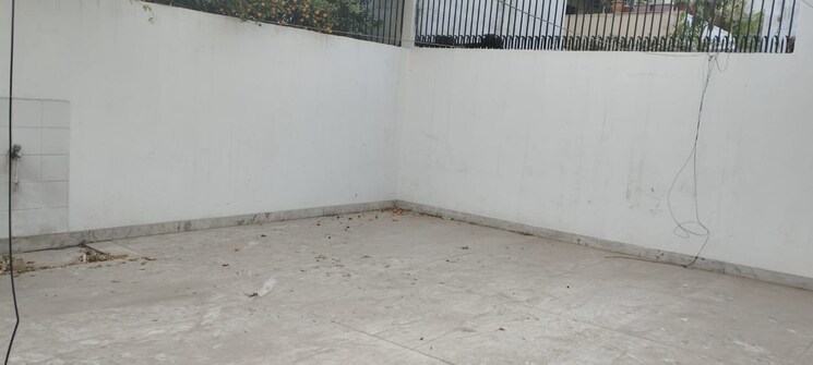 Room, sector 10a 1 Bedroom 748 Sq.Ft. Independent House In Sector 10a Gurgaon 9052067