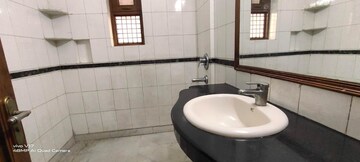 Bathroom in 1 BHK Independent House at Sector 10a – for Rent