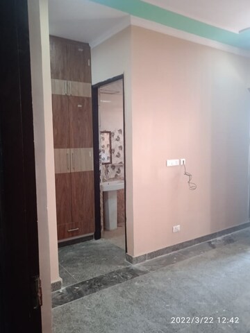 Room in 1 BHK Independent House at Sector 10a – for Rent