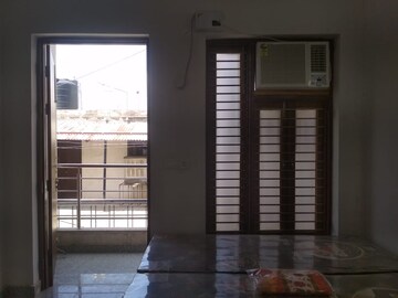 Room in 2 BHK Independent House at Sector 4 – for Rent