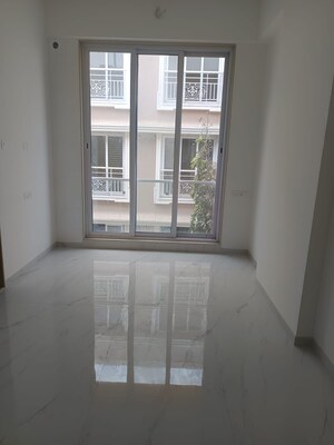 Room in 3 BHK Apartment at New Saket Apartment, Santacruz West – for Sale