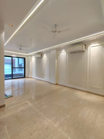 Room in 3 BHK Builder Floor at Shivalik Colony – for Rent