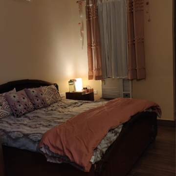 Bedroom in 2.5 BHK Villa at Sector 23 – for Rent