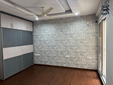 Room in 3 BHK Apartment at Saroj White Sands, Marathahalli – for Rent