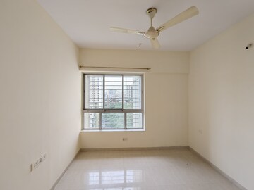 Room in 2.5 BHK Apartment at Siddhachal Phase 5 CHS Ltd, Vasant Vihar – for Rent