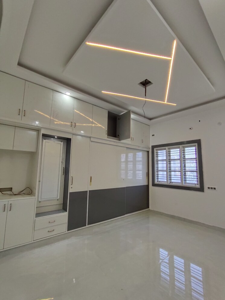 Kitchen, nri layout 6+ Bedroom 5000 Sq.Ft. Builder Floor In Nri Layout Bangalore 9047822
