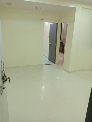Room in 1 BHK Apartment at Juhu – for Rent