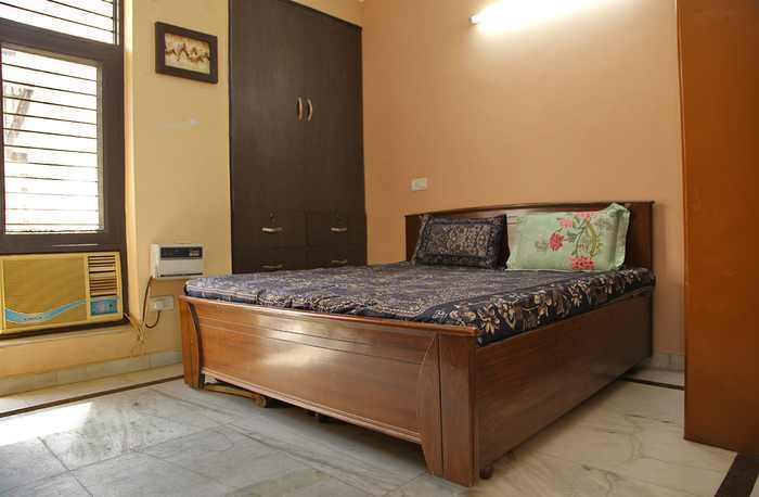 2 BHK + Pooja Room Independent House For Rent in Sector 4