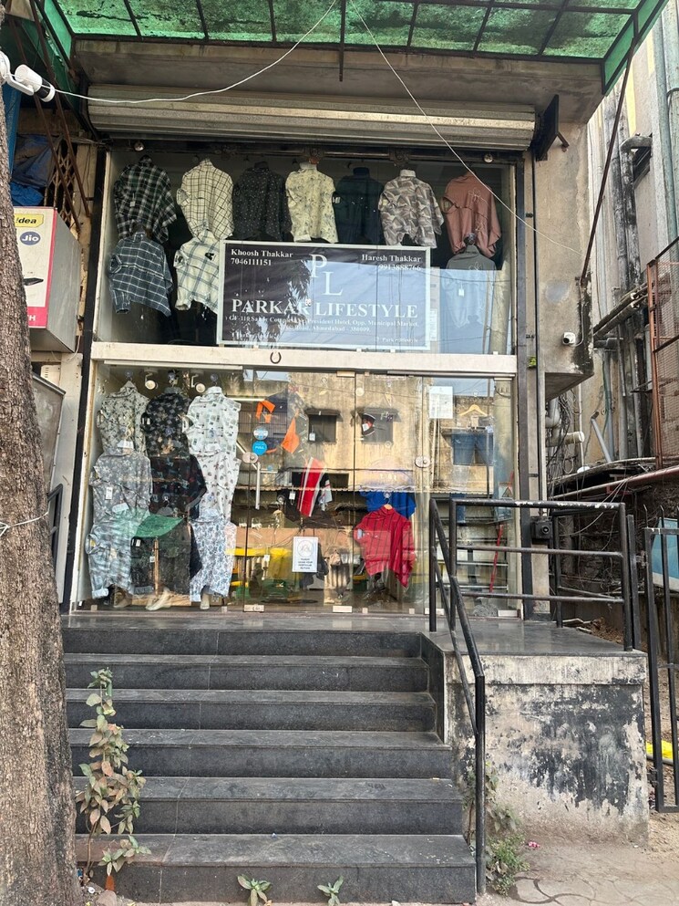 Exterior View, navrangpura Commercial Showroom 1500 Sq.Ft. In Navrangpura Ahmedabad 9052260