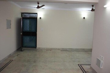 Room in 3 BHK Independent House at Sector 4 – for Rent