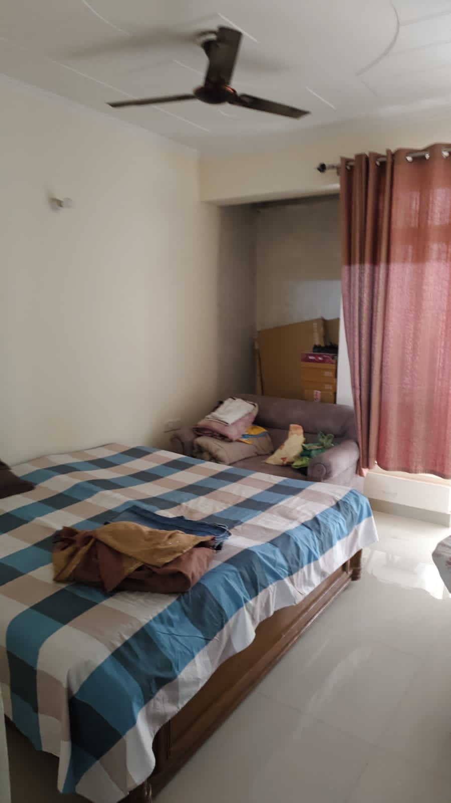 3 BHK + Servant Room Apartment For Rent in MGI Gharaunda