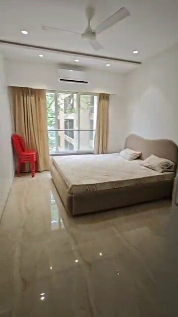 Bedroom in 3 BHK Apartment at Andheri West – for Rent