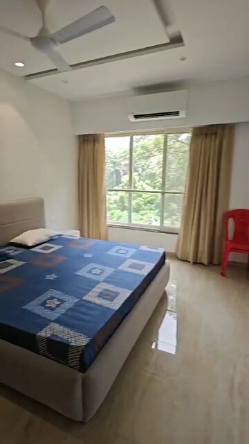 Bedroom in 3 BHK Apartment at Andheri West – for Rent
