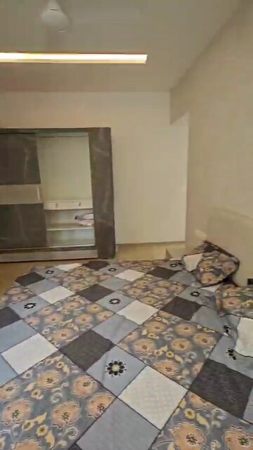 Bedroom in 3 BHK Apartment at Andheri West – for Rent