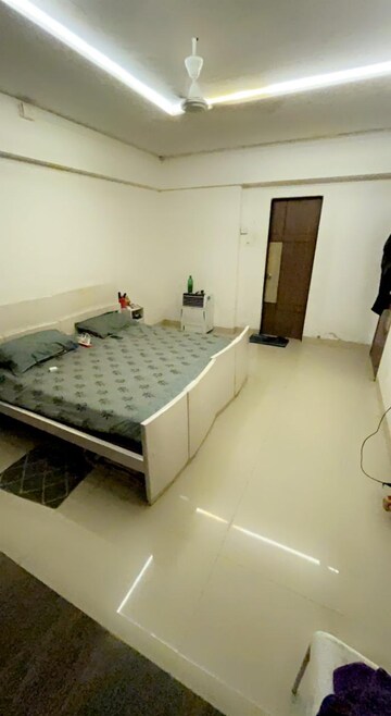 Team Area in 3 BHK Apartment at Versova Heights, Versova – for Rent