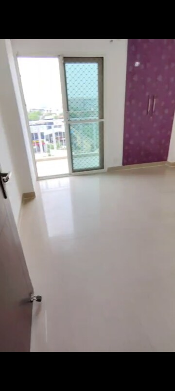Room in 2.5 BHK Apartment at Fusion Homes, Tech Zone 4 Greater Noida – for Sale