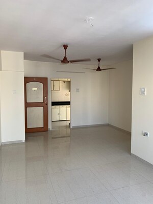 Room in 2 BHK Apartment at Oakland Park, Andheri West – for Sale