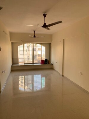 Room in 2 BHK Apartment at Oakland Park, Andheri West – for Sale
