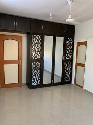 Room in 2 BHK Apartment at Oakland Park, Andheri West – for Sale