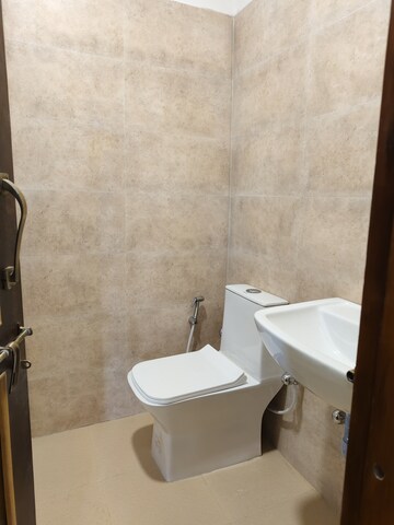 Bathroom in 1 BHK Apartment at Koramangala – for Rent