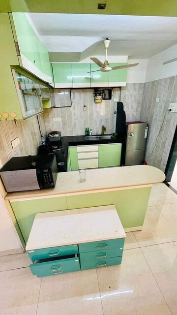 Team Area in 3 BHK Apartment at Four Bunglows – for Rent